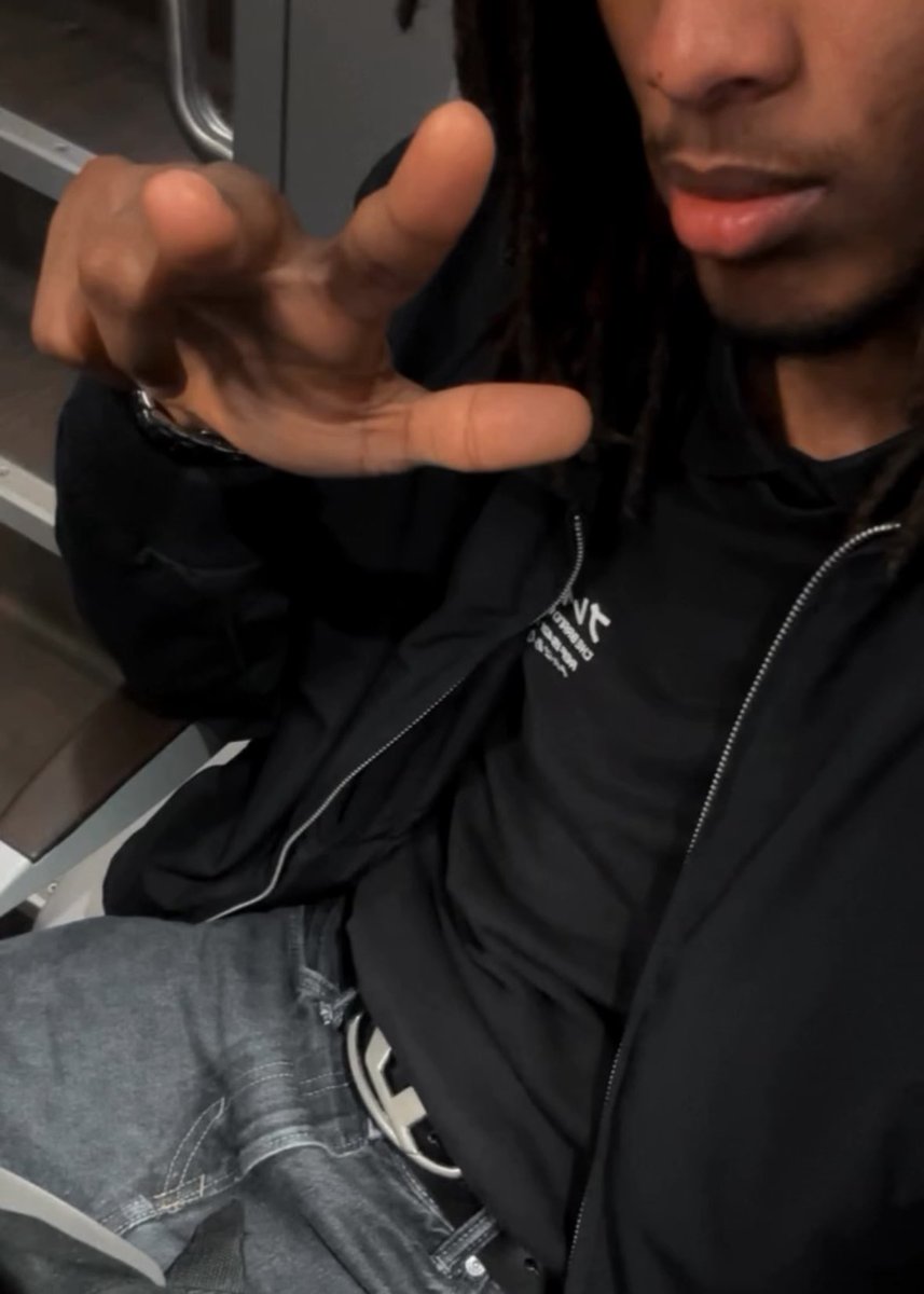 abu_gallas's tweet image. #YVL 🦇