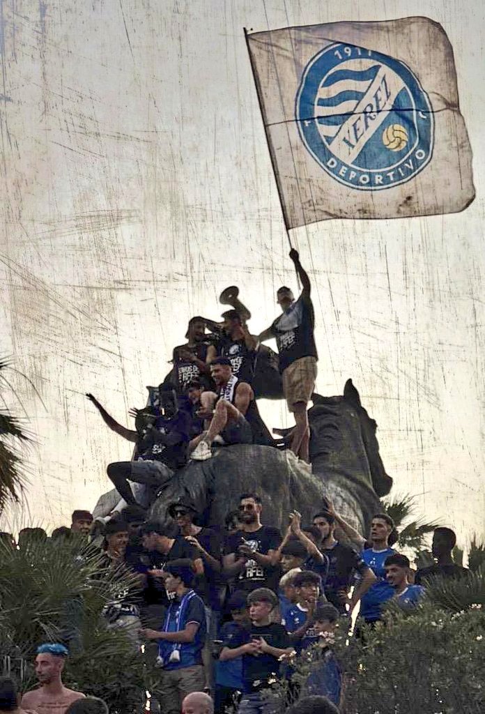 Toca levantarse y librar batallas!! Allí estaremos💙🤍💙

#APorEllosXerez