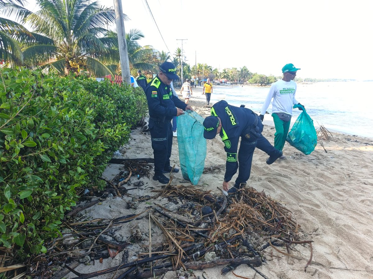 ProteccionPonal's tweet photo. 📍Córdoba | En San Antero realizamos la actividad “Limpieza de Playa” en el sector Playa Blanca, removiendo escombros, maderos y desechos dejados por la reciente marea alta, contribuyendo al cuidado del ambiente y la seguridad del entorno🫡💚. https://t.co/7kdZVvOgs5