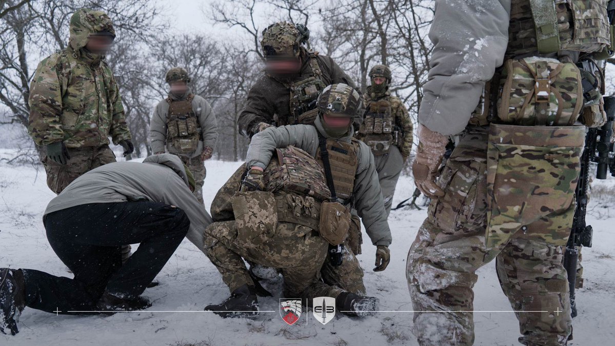 3sofua's tweet image. Experienced combat medic = lives saved🩸
To save brother-in-arms needs endless practice.
3rd #SOF Regiment medics train until their skills are instinctive

We don't just learn; we master 🐺

Want to be part of an elite team?
Join the Brave! @SOF_UKR

📞+380933356598 (WA, Signal)