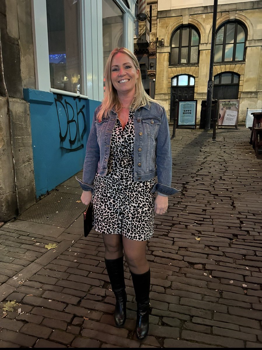smokeyplaces20's tweet photo. Out with a friend in Bristol tonight ❤️ Cocktails at The Library 😍🍸then dinner at Mugshot 🥩
Wearing a Dancing Leopard dress, FatFace denim jacket, Dune leather knee-high boots &amp; tights 👠✨
Links: https://t.co/sp12xLt4Mp #BristolLife #EveningPlans #DinnerOut #NightOutStyle https://t.co/ylPapC0szX