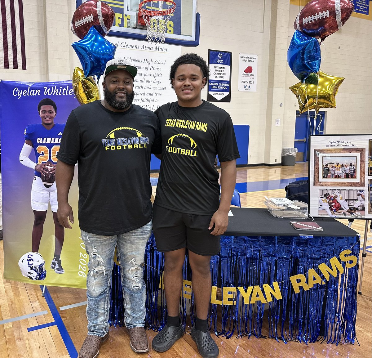 Cyelan_Whitley's tweet photo. ✍🏽🐏
#signingday2026 https://t.co/jpcqijeau1