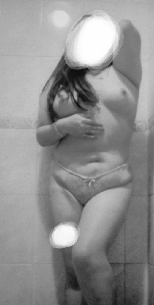 JeanT_Reloaded's tweet photo. Reseña informativa A

Cuerpo: 7
Actitud: 9
Calificación: 9

Es una nena gordita con tetas muy bonitas. Lo mejor son sus chupadas, no se cansa de estar comiendo y se los traga con gusto. También le agrada que la sodomicen, lo disfruta y no se queja. https://t.co/QjPZSuLWhX