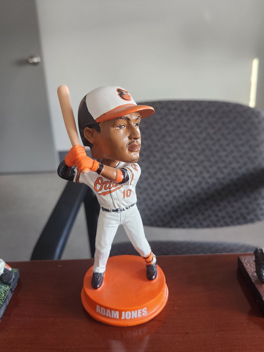 Wallybooth8's tweet photo. @SimplyAJ10 Just added you to my desk at work! https://t.co/eebp7dTXea