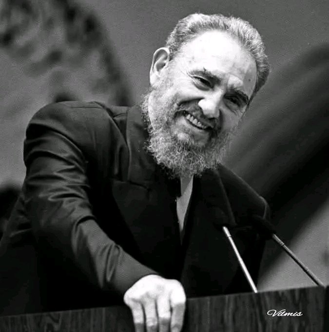 🇨🇺 Discurso pronunciado #FidelPorSiempre
"Sin esos años que dispusimos para educar, sembrar ideas, conciencia, sentimientos de profunda solidaridad en el seno del pueblo y un generoso espíritu internacionalista, nuestro pueblo no habría tenido fuerzas para resistir”
#UnidosXCuba