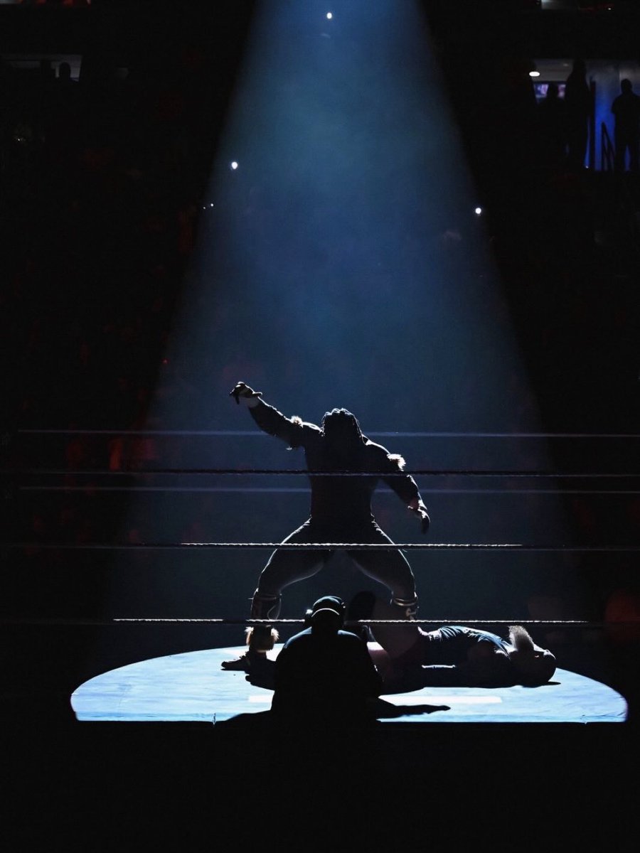 Dread it. R͟u͟n from it. ཀ @Obaofwwe parody. tweet media