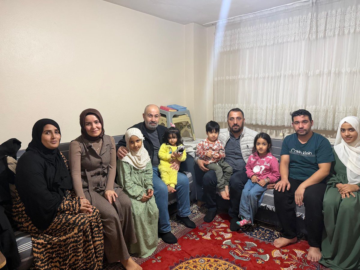 MhpEsenler34's tweet photo. 📍Fatih Mahallesi

Genel Başkanımız Sayın Devlet Bahçeli’nin talimatları ile “#HayırlıGünlerKomşum” ve “#DerdinDerdimizdir” ziyaretleri kapsamında Fatih Mahallesinde Saadet Ailesini ziyaret ettik.

Kendilerine nazik misafirperverlikleri ve hoş sohbetleri için teşekkür ederiz.

@_MHPistanbul_ 
@sertel_selim 
@YasarKaba17 
@AhmetBilgic1453