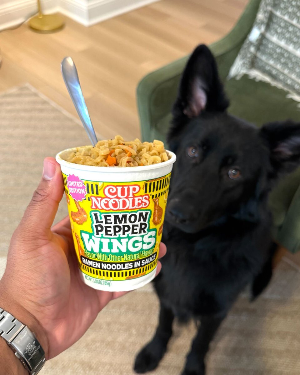 OrigCupNoodles's tweet photo. If you're cheering for clean hands and avoiding disastrous drips this big game, pick some up before they're gone forever! https://t.co/ekz1bBKiNi
