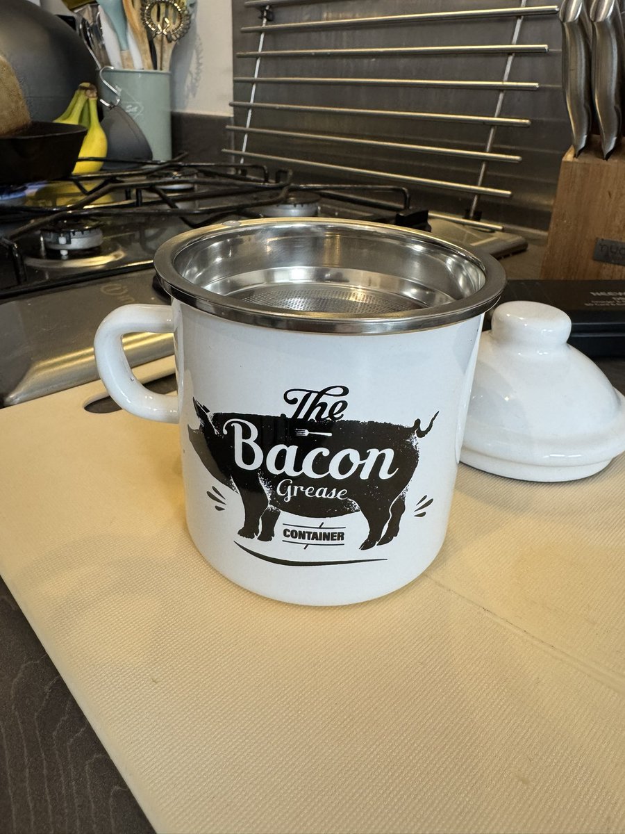 Mr_H_YouTube's tweet photo. You might have spotted this already in one of our videos, but how good is this bacon grease pot?
Does anyone else have one?
Thank you Randy
#mrhandfriends #bacon #bacongrease https://t.co/8lZC1d8HzY