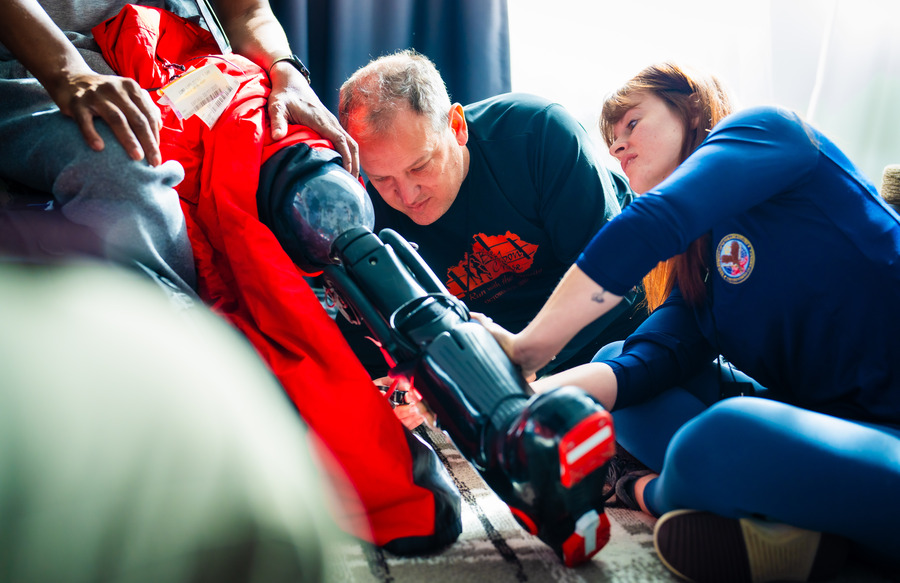Sports4Vets's tweet photo. Every year, an essential first stop for Veterans skiing in adaptive equipment at the National Disabled Veterans #WinterSportsClinic is the Seating, Prosthetic Limb, and Boot Fit room. It's here that a team of specialists ensures each Veteran is individually fitted for their adaptive equipment.
This dedicated team plays a vital role in maximizing comfort, stability, and performance. Whether it's adjusting a prosthetic limb, fine-tuning a sit-ski for better comfort, or customizing boots to prevent pressure points, their expertise makes a world of difference for our #Veterans.
Learn more about the importance of proper fitting for adaptive sports equipment and the incredible work done at the clinic here: https://t.co/Cu2PqHpKmx
