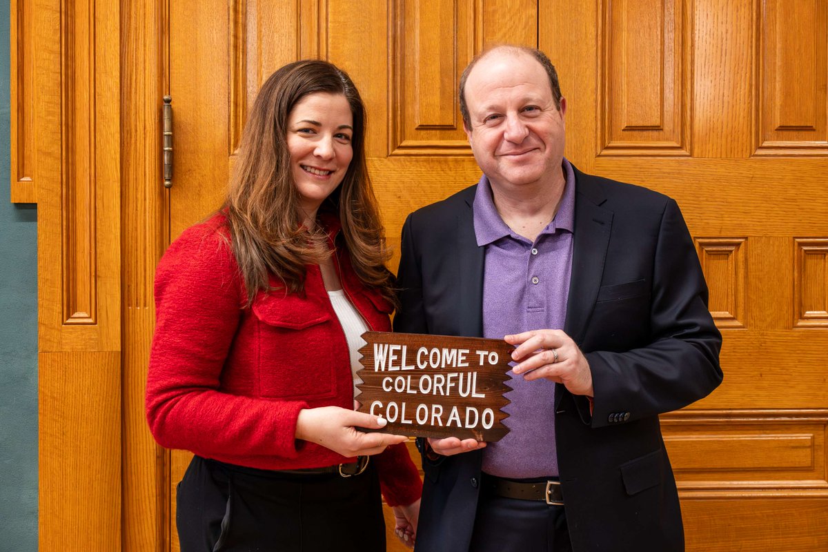 GovofCO's tweet photo. Welcome to Colorado, Consul General Quigley! Canada is Colorado’s #1 import partner and a top export destination, supporting more than 21,000 jobs across our state. We’re excited to keep strengthening Colorado’s special relationship with Canada. https://t.co/Dn6Ddz29n1