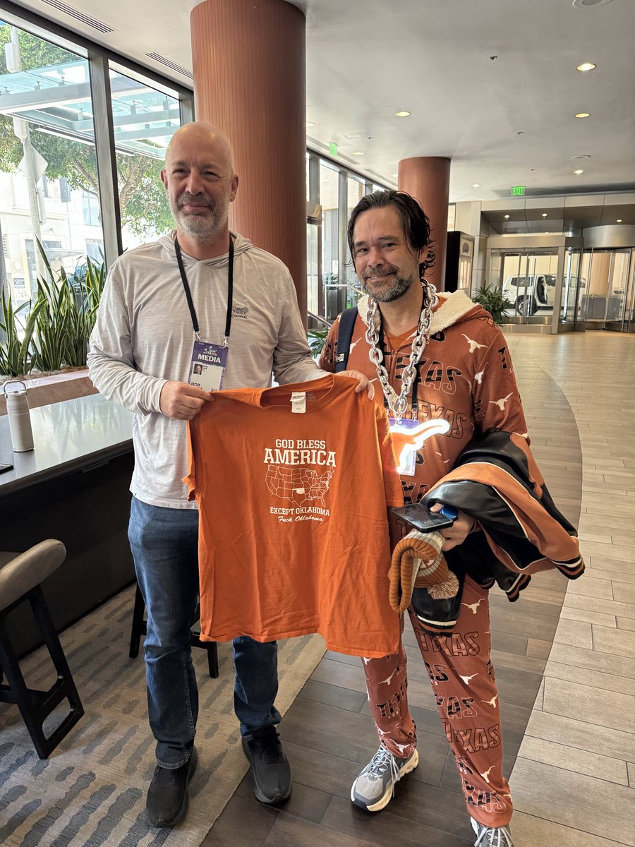 oldwaver's tweet photo. picks with friends #SuperBowl bet payoff day 3

@SportsSturm @corbydavidson @peytonyager @TheHardline3to7 @dfwticket #HookEm https://t.co/D9ZQlXkcfT
