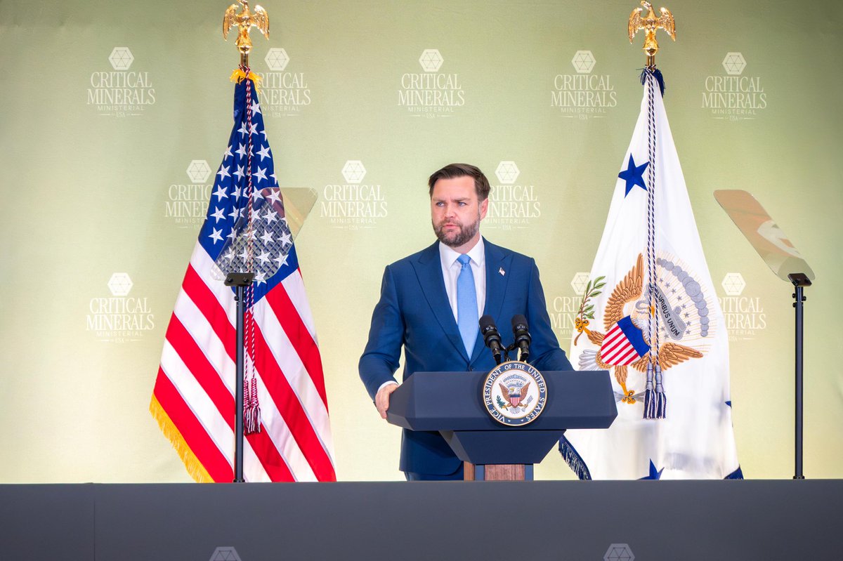 Ambassador Agostinho Van-Dúnem tweet media