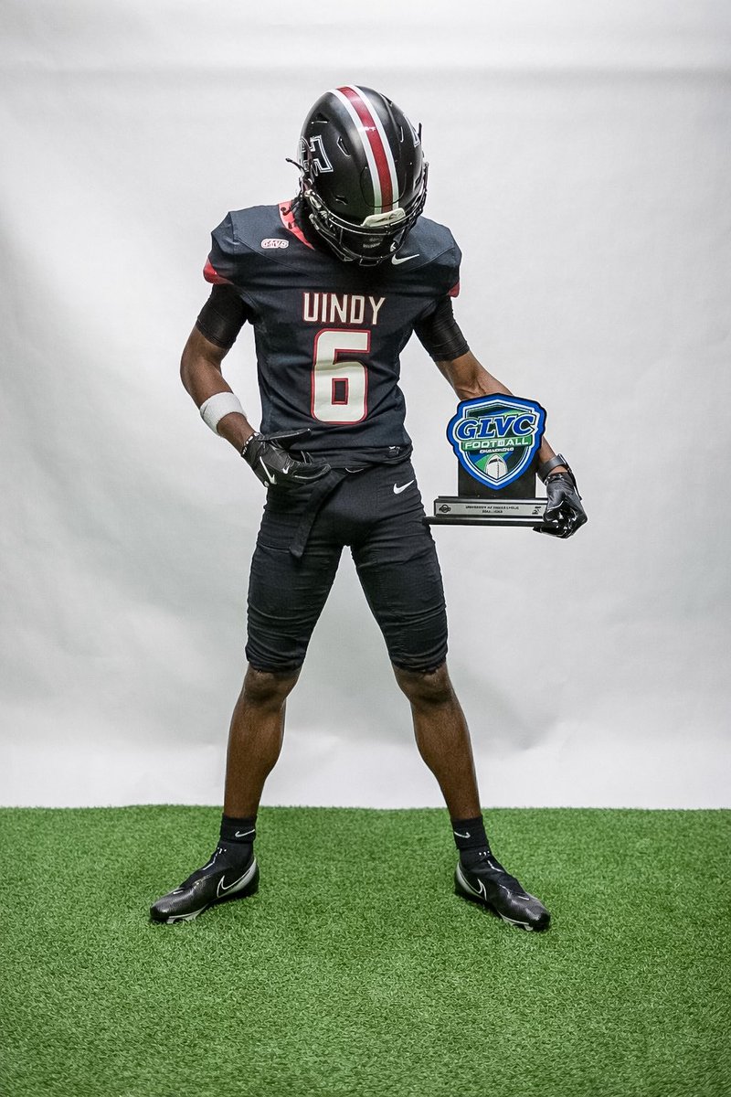 WalterJones06's tweet photo. 🏠 #GoHounds 

@StRitaFootball @CoachMHopkins @coachburke89 @CoachBlackmon50 @KeeversChris @CoachTGerhard @EDGYTIM @Bryan_Ault @Tim_OBrien10 https://t.co/3pxNUSzW22