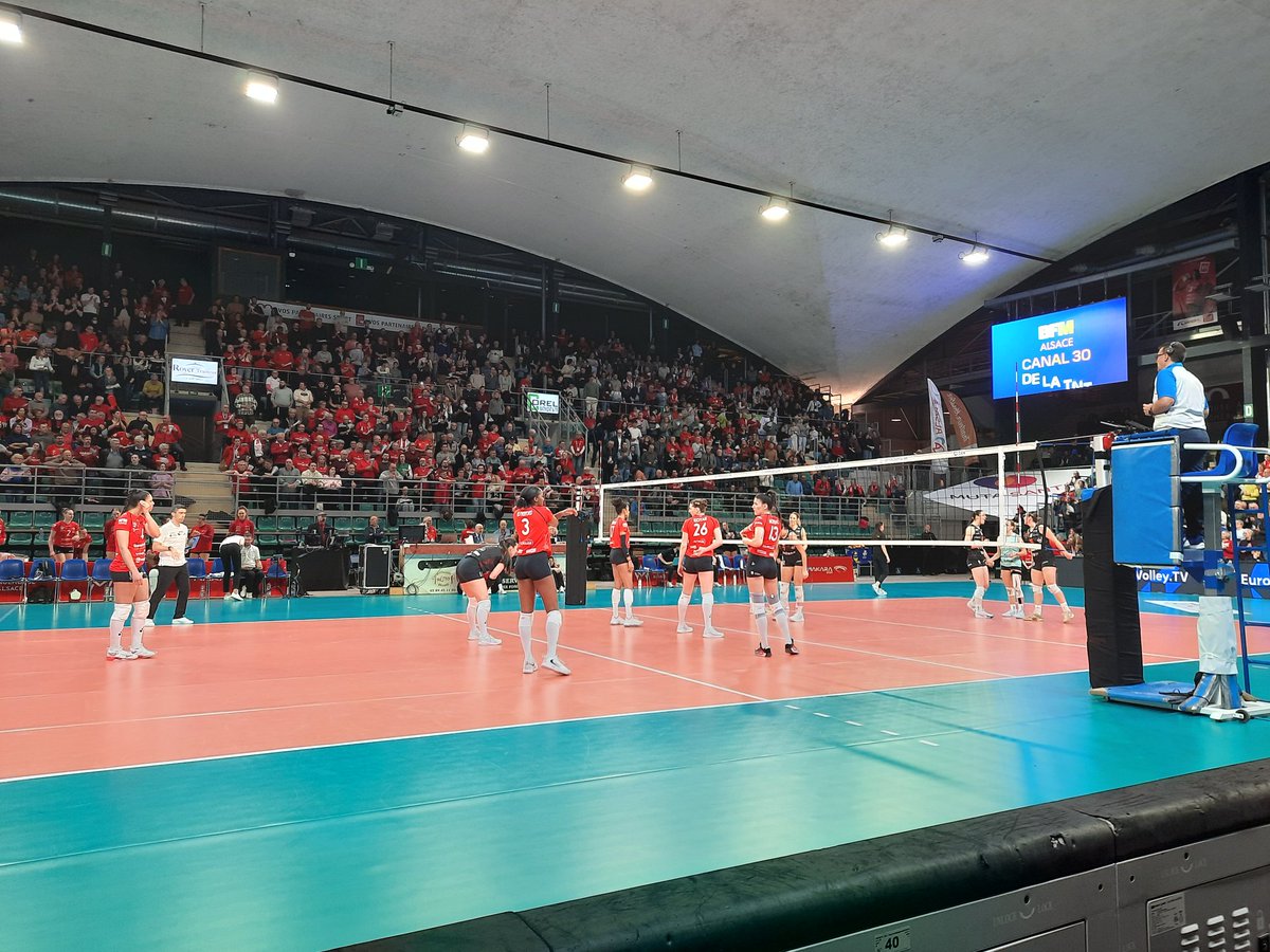 #mulhouse VMA l emporte au golden set devant #Neuchatel #volley et ira  en 1/4 de finale coupe d'Europe #CEV