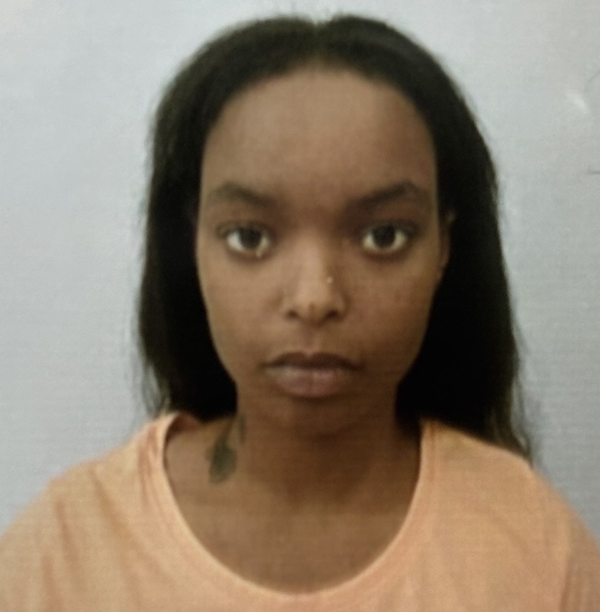 BaltCoPolice's tweet image. #CriticalMissing 16-year-old London Century. Last seen in the Towson area on January 31 wearing blue skinny jeans, gold/white/black New Balances, and possibly a navy-blue Calvin Klein coat. Anyone with information is asked to call 911 or 410-887-2361. #HelpLocate #BCoPD