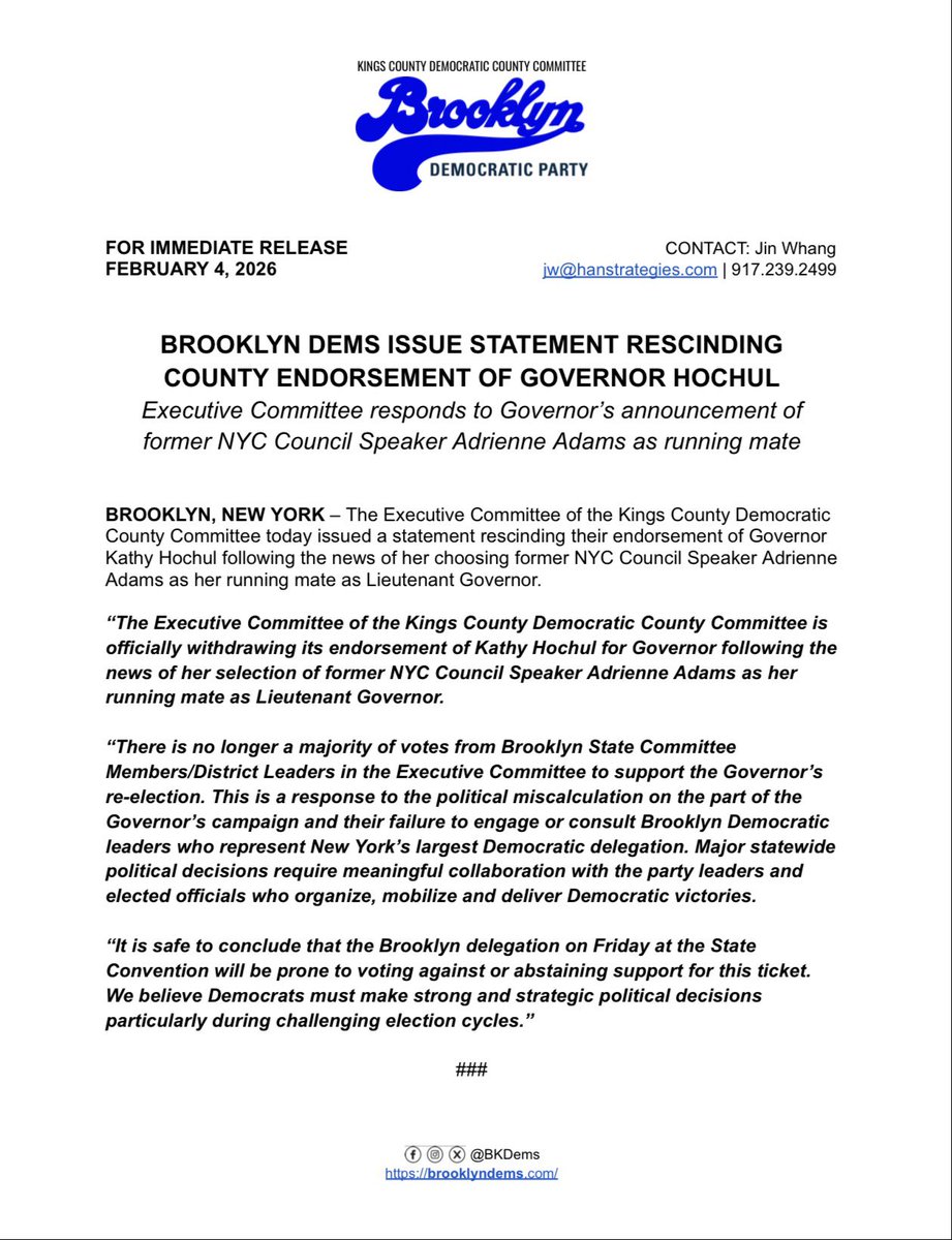 KaitlynnLisa's tweet photo. New: @bkdems have officially rescinded their endorsement of @GovKathyHochul in a joint statement

About 25 district leaders made the decision today on a call w/party chair @AMBichotte. People on the call say they’re furious the Gov didn’t give them a heads up, or discuss her pick https://t.co/Xk13Xaslpy