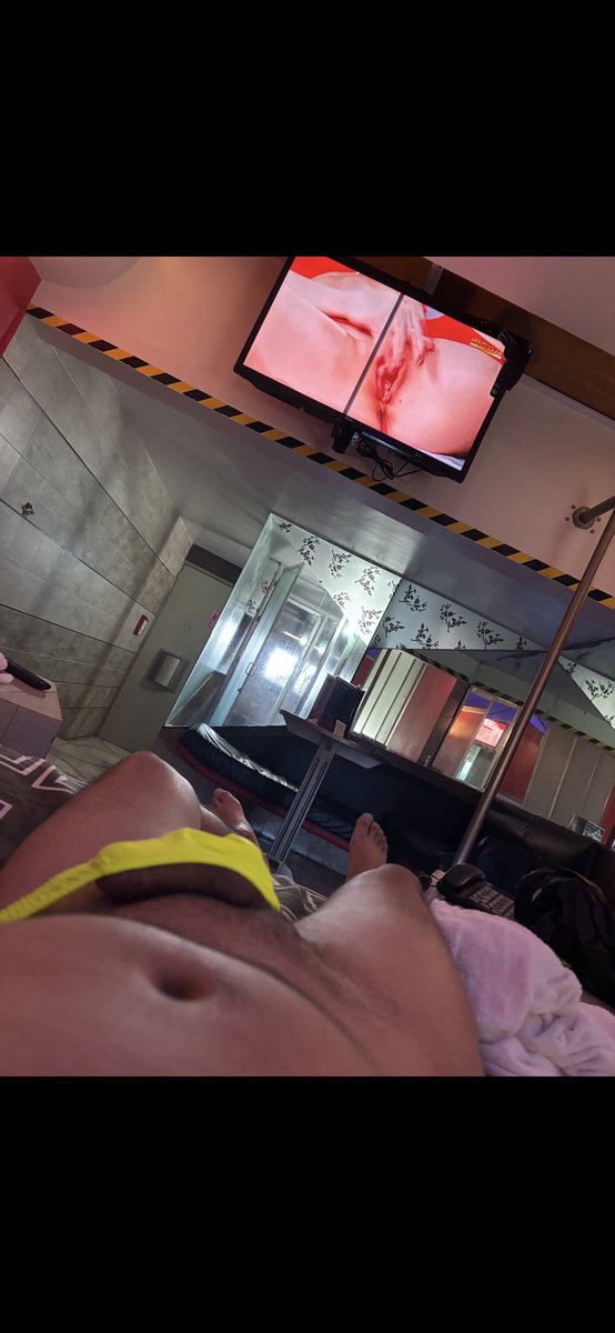 Alex Single tweet media