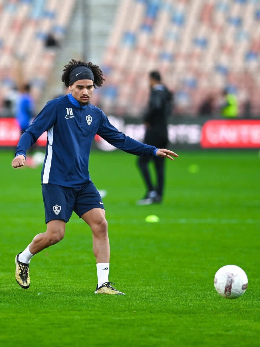 الموهوب هو ذلك الذي يعرف أين يتمركز أصدقائه دون الحاجة لمشاهدتهم ويمنح لك الكرة كما وأنه يلعبها بيده.

لويس سيزار مينوتي.