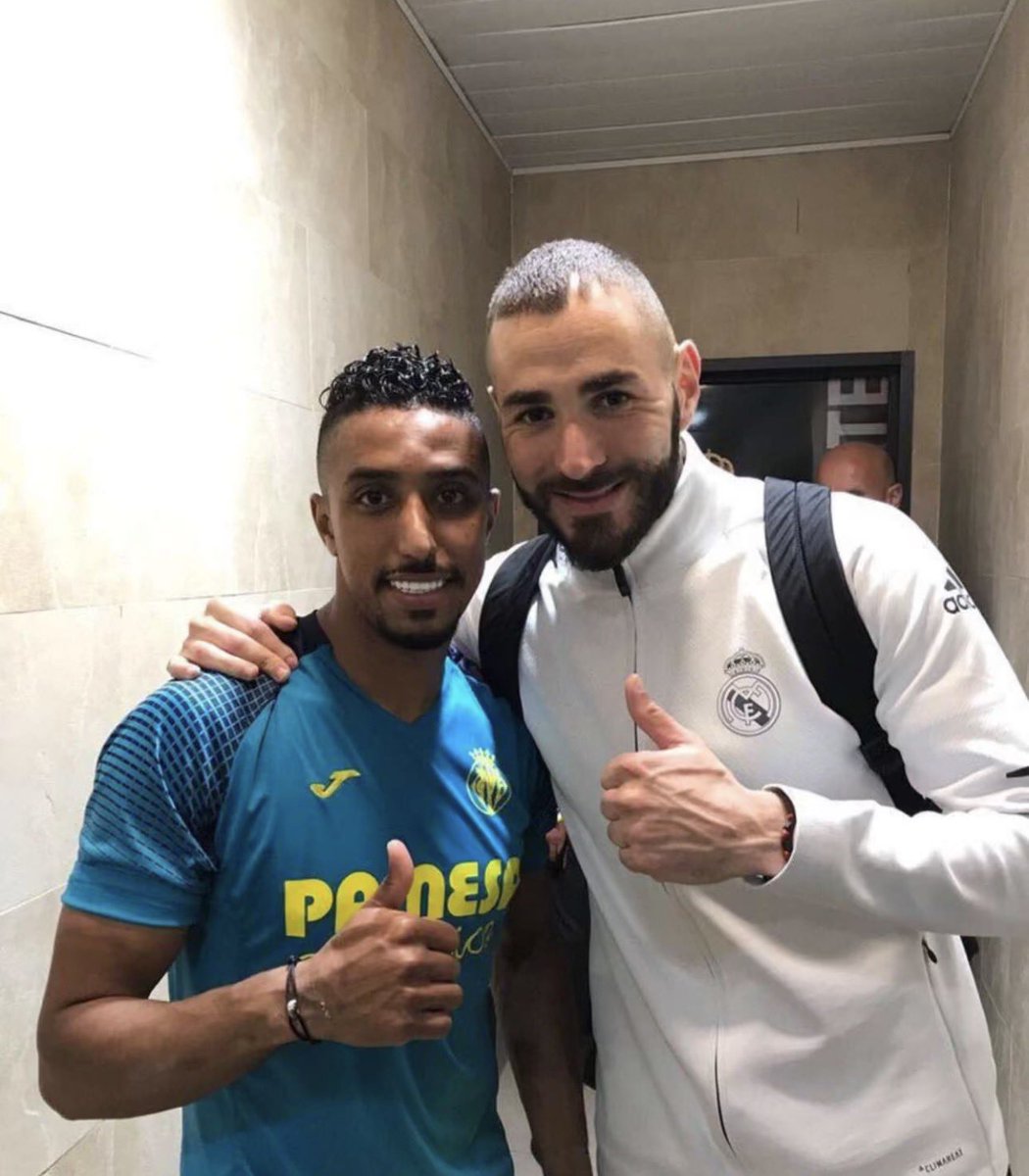 TAorq's tweet photo. اقنعوني ان كرة القدم ماهي تمثيل
كان يبي صورة معهم ، وصار كبتن عليهم 💀 https://t.co/O8deN1KV6M