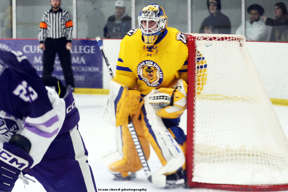collegehockeypp's tweet photo. Luca Scaglione(30) sophomore @WNEU_MIH goaltender has outpaced his play from his 1st year https://t.co/G8QpyjSEf6 he is on a team that struggles, but he definitely plays to give them chances, looks good out there, makes big saves and we think continues @DIIIHockeyNews @d3hky https://t.co/1B8CD8NePJ