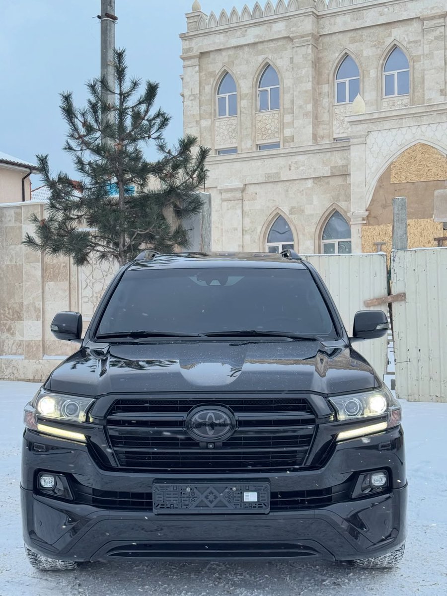 nocarcontext's tweet photo. Toyota Land Cruiser 200 🖤🖤 https://t.co/9NoZCxU7dj