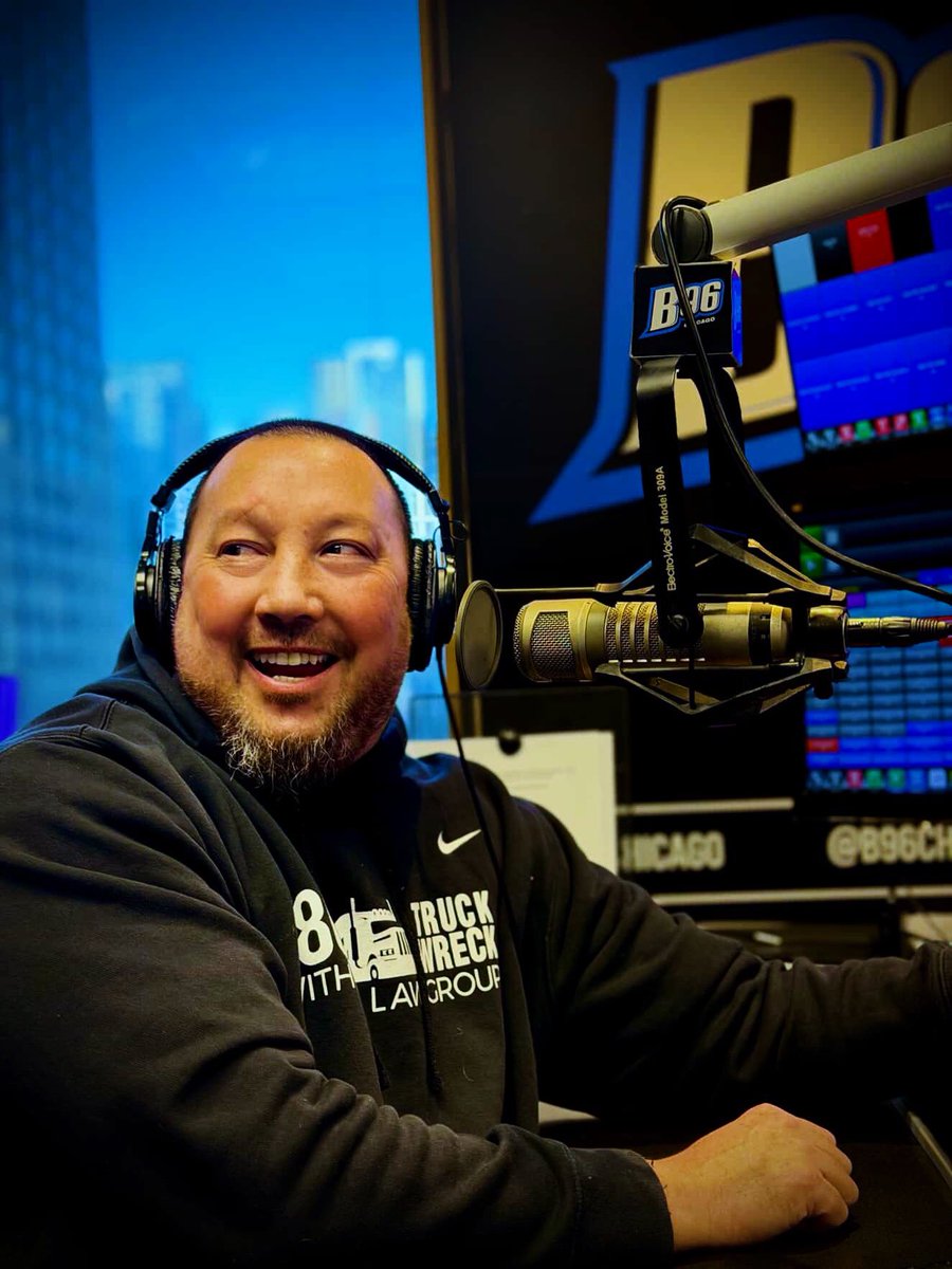 #ad shout out @quandezy and the @illinoismediaschool for coming through @b96chicago 📸 LaQuan sent me this. You know I rock with <a href="/Xfinity/">Xfinity</a> when I’m on air. 1-800-Xfinity to get on the same page!  #Xfinity Is the move