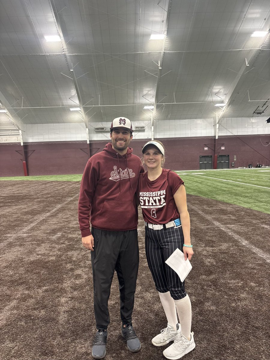 Miah Butinas tweet media