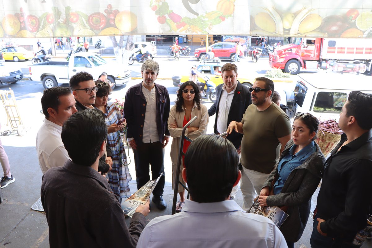 ucmabastos's tweet photo. Recibimos a Medio Ambiente GDL y Bloomberg Associates 🌍 para dar seguimiento al proyecto de desechos orgánicos ♻️ en el Mercado de Abastos. Seguimos trabajando por un espacio más limpio, ordenado y sustentable 🌿🍎🥬 https://t.co/J1CPMcEXy6