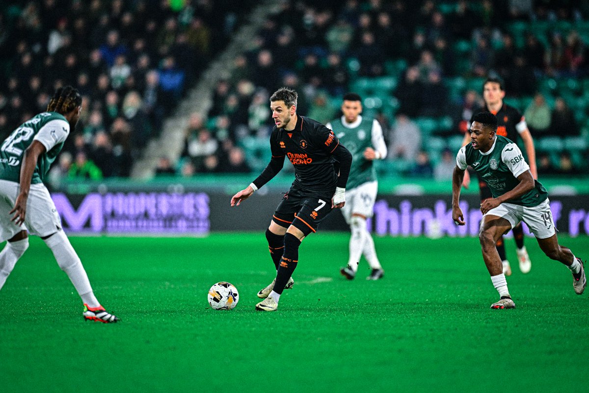 dundeeunitedfc's tweet photo. Keep pushing lads 💪 https://t.co/maFy6UGuT9