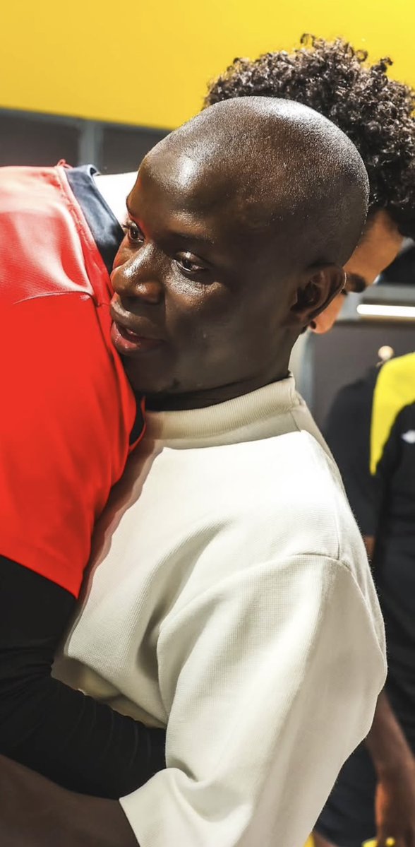 ka7cnm's tweet image. الاسطورة يبكي ياخوان وتلوموني لما اقول علقت في الاتحاد 😔😔💛🖤🖤