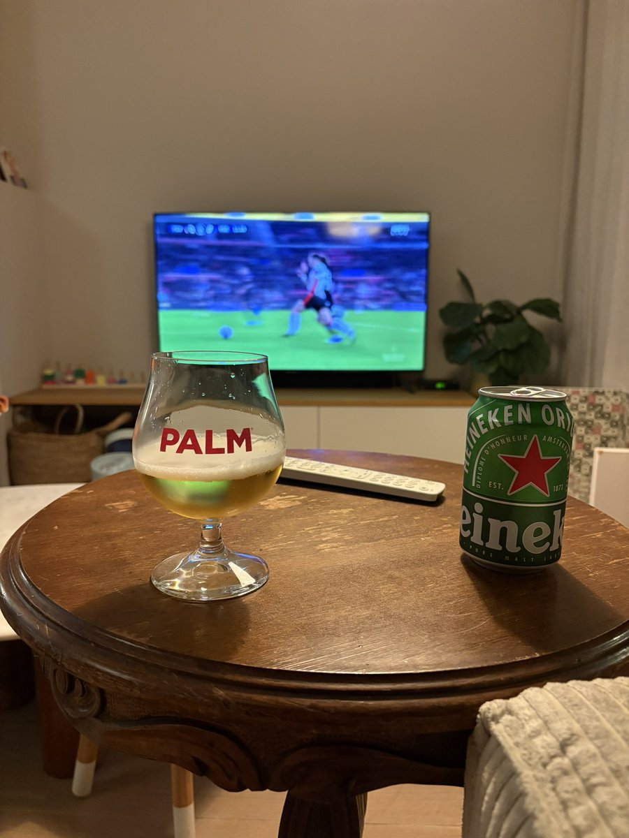 Voorbereiding op een topshow. Morgen weer te gast in de Daily van <a href="/FCAfkicken/">FC Afkicken</a>. Ultraveel zin in.💪