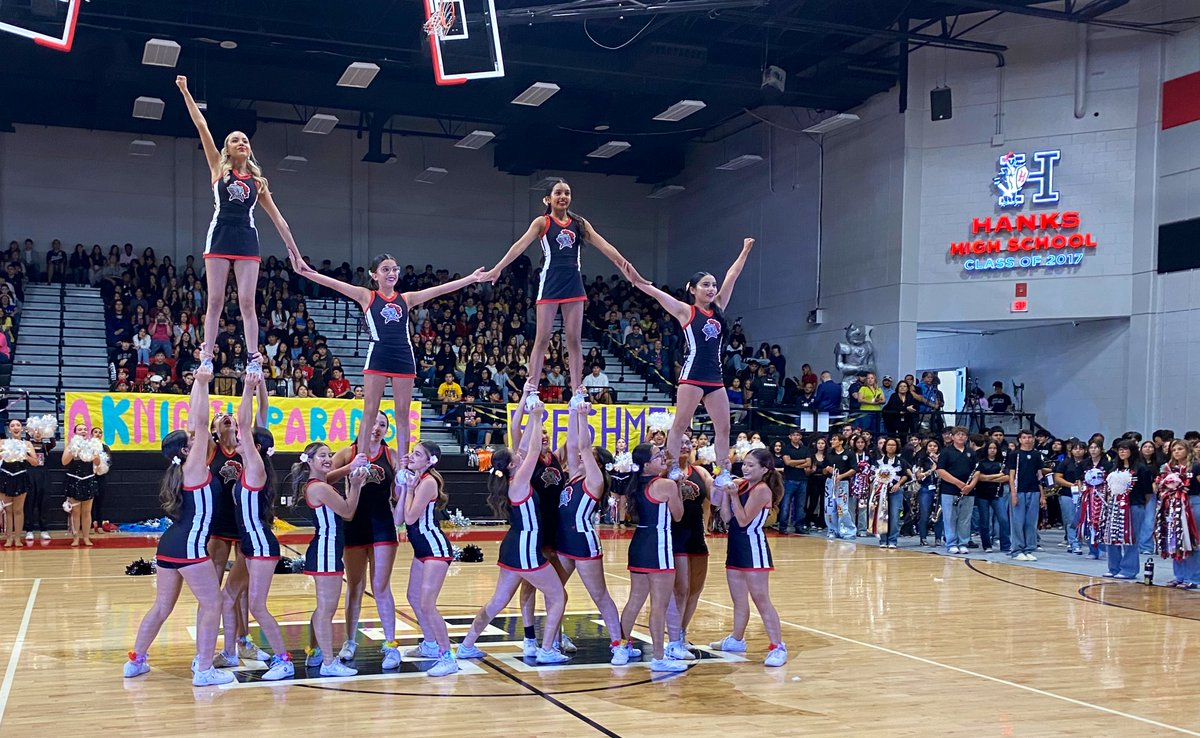 Hanks Cheer tweet media