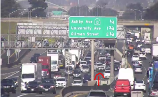 KCBSAMFMTraffic's tweet image. #Emeryville Interstate 80 westbound crash past Ashby Ave blocking the 2nd and 3rd lanes from the left... traffic is backed up to University Ave. #Berkeley #KCBSTraffic 📸: @CaltransD4