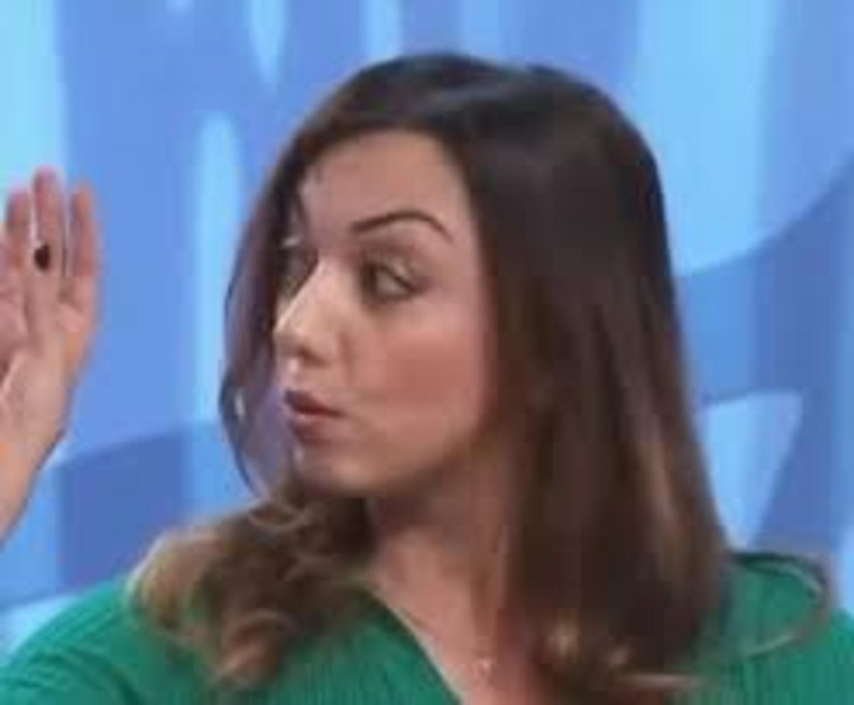 <a href="/Antonio_Tajani/">Antonio Tajani</a> Nel rispetto delle leggi e del diritto, come può una condannata in Cassazione per peculato siedere in Parlamento e fare la Presidente di una commissione?