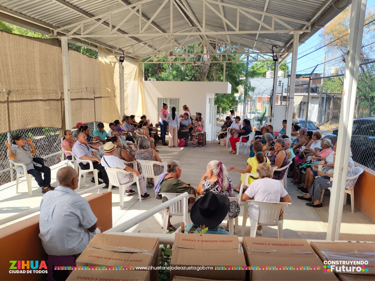 Apoyo y tradición.✨

El día de ayer realizamos la entrega de despensas en los #ClubesDeAdultosMayores de la colonia La Correa y la localidad de Coacoyul, además de compartir la celebración del Día de la Candelaria con tamales y atole. 🫔☕