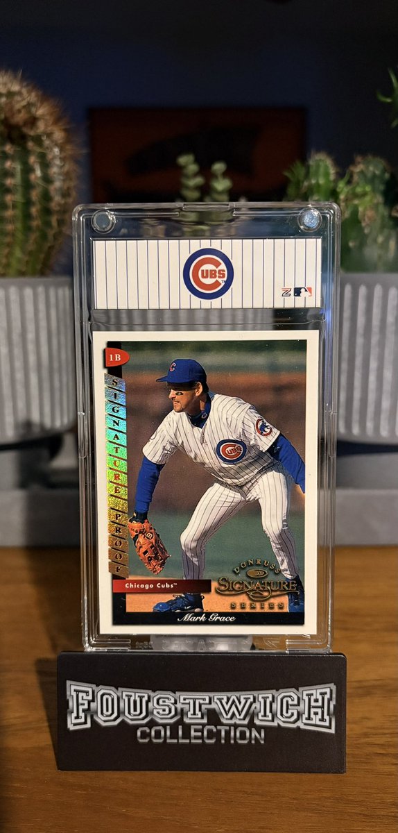 Foustwich's tweet photo. 1998 Donruss Signature Series Proof. Not serial #’d but print run of 150. It’s an incredible card!
#thehobby @zioncases #magpro https://t.co/z4PDiO0rtT