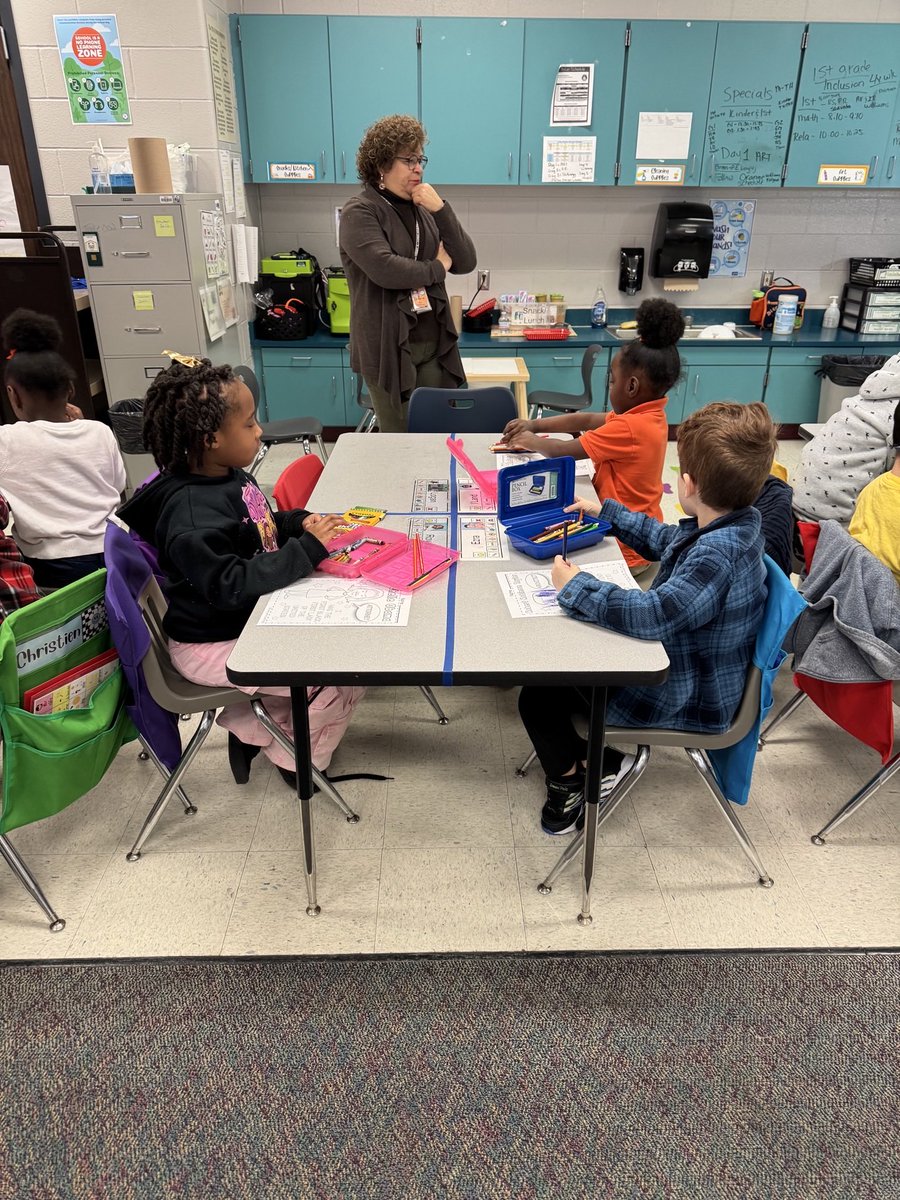 raechellw_speak's tweet photo. SPEAK K–1st kicked off February w/ Black History Month! 🎉 Students are learning about Carter G. Woodson, MLK Jr.,&amp; Rosa Parks through hands-on activities, visuals, &amp; a class mural—while building reading &amp; math skills too. 💛🖤❤️
@HumbleISD_JFE @HumbleISD 
#focusonthegood https://t.co/0Gde1qccTr