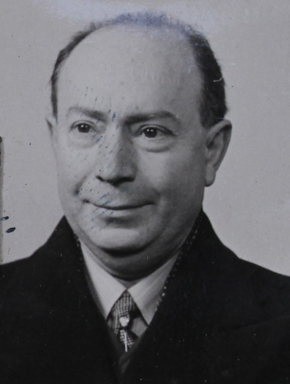 5 February 1889 | Jewish man Rufolf Jakubowitz was born in Russian Empire (today’s Latvia). He emigrated to Norway.

He arrived at #Auschwitz on 1 December 1942 and was murdered in a gas chamber after the arrival selection.
---

▶ Video about the first two gas chambers created