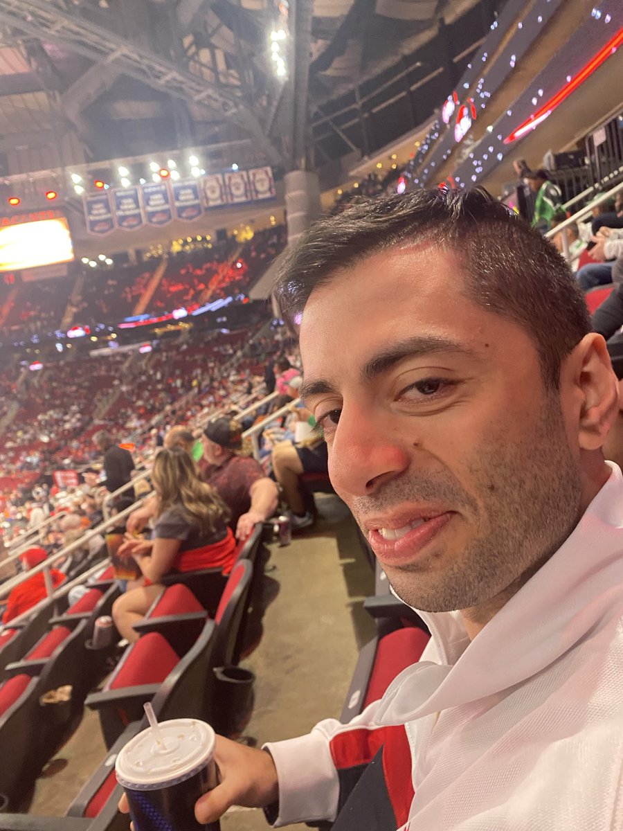 PHS_Juices's tweet photo. At the Celtics Rockets game  with this Celtics apologist @WTHamad 😂 https://t.co/iozsnB4yfA