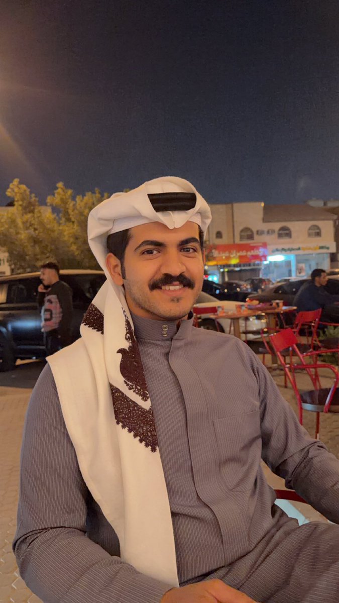 Bal330's tweet photo. "الله هو اللي الاقوياء عنده ضعوف
يعـطي ولا يبخل و يِحيي و يِفني

اللي بحب خشوم ومصايد شفوف
لو لاح لي بـرّاقهـا، ما شعـفني

وانا إلى ماشافني قاصر الشوف
والله ما اقول لقاصر الشوف شفني

عند الدنيّ واللاش مانيب معروف
بس النـزيه من الرجال يـعرفني" https://t.co/eDbvd51lF1