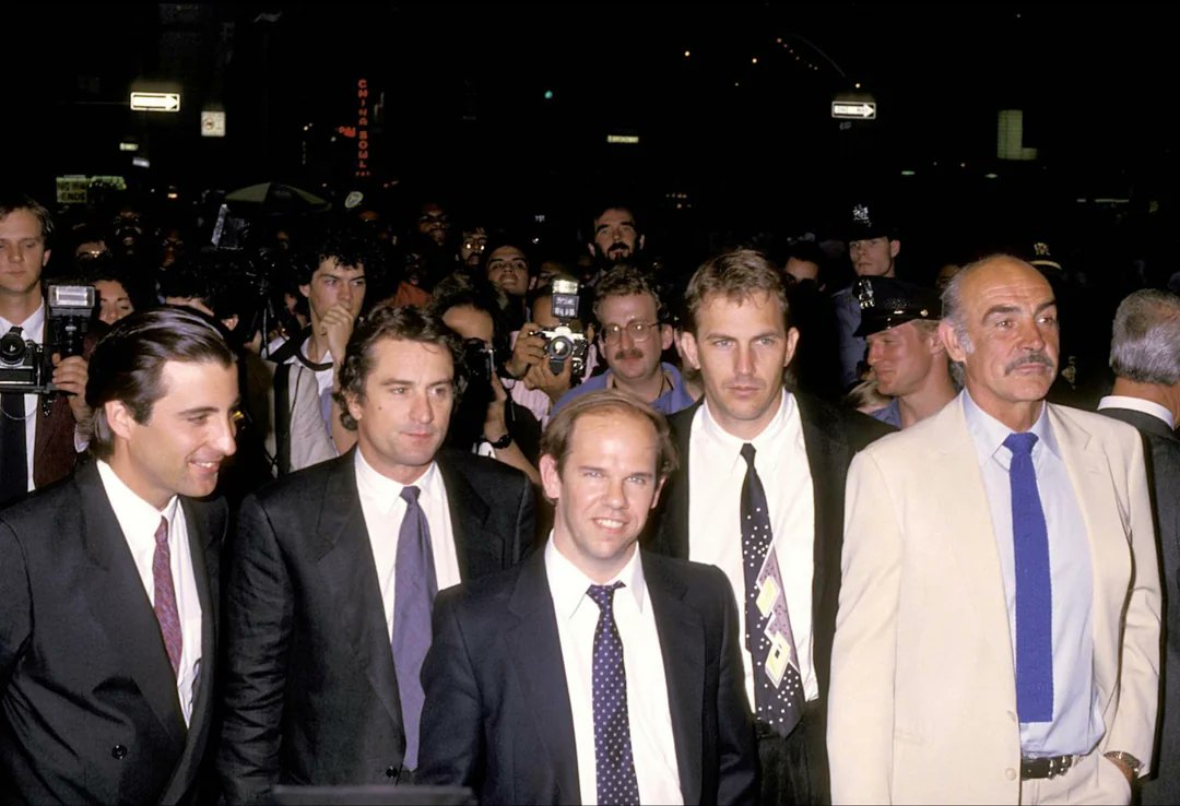 HistoryUnd's tweet photo. Andy Garcia, Robert De Niro, Charles Smith, Kevin Costner and Sean Connery at the premiere of The Untouchables, 1987. https://t.co/xLLDVcih82