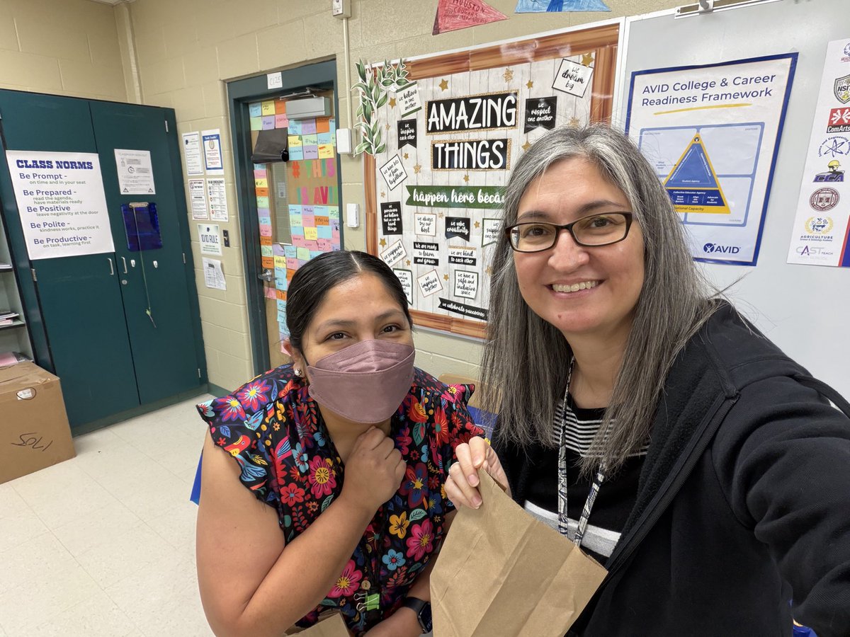 Thank you <a href="/CoachHarding2/">Michelle Harding</a> for the fun popcorn bar! Lots of yummy add ins for our popcorn too! #VHawks #SkyhawkPride