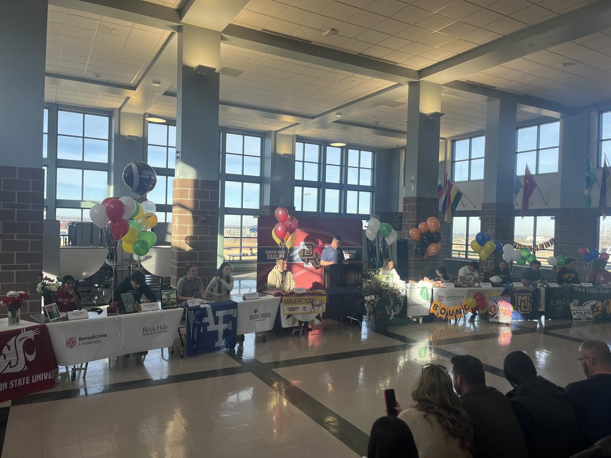 DakotaRidgeFootball tweet media