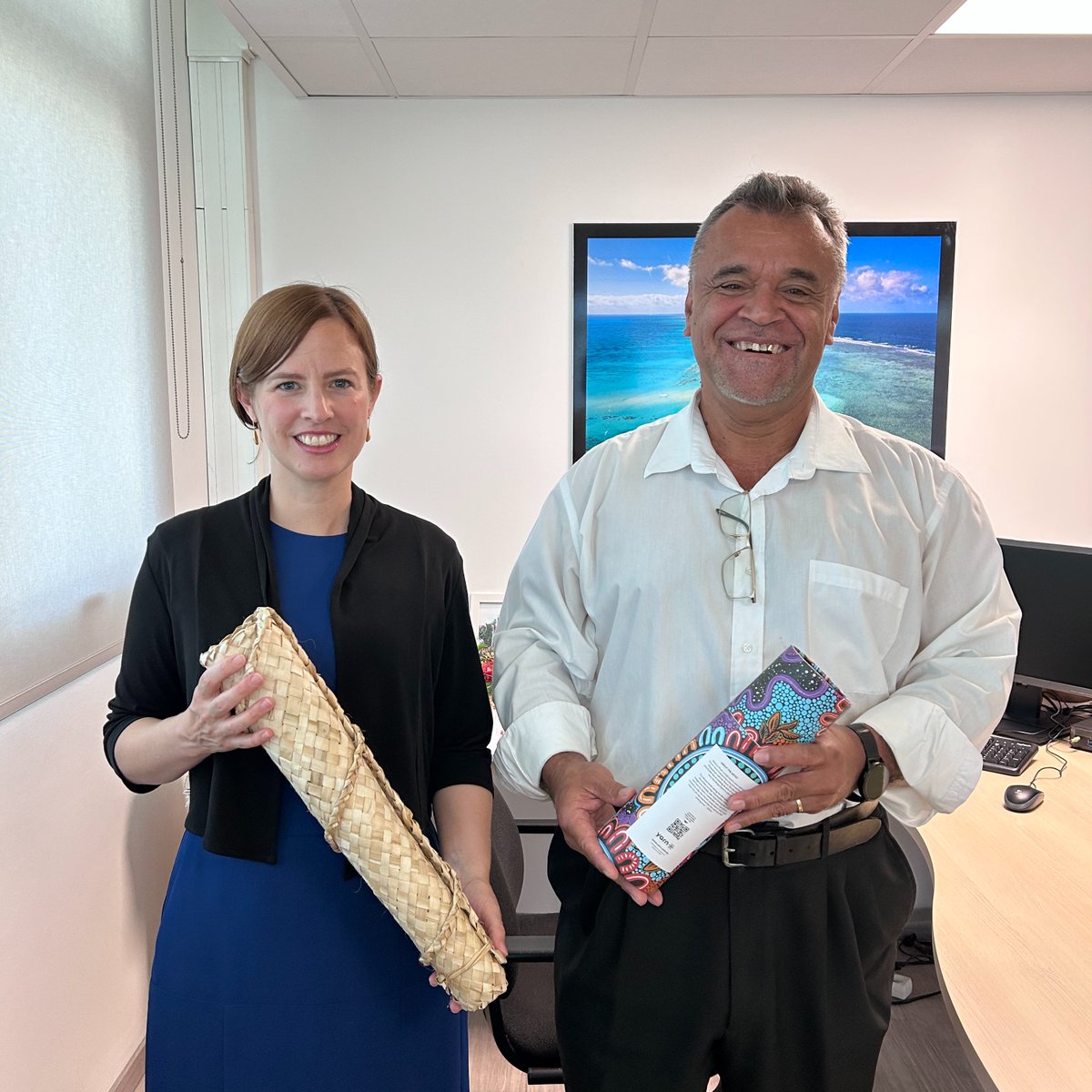 J’ai pu échanger hier avec Claude Gambey, membre du Gouvernement en charge de la santé et la protection sociale, du Plan DO KAMO, de la politique de solidarité et des affaires coutumières.

Notre coopération en matière de santé a fait partie des sujets abordés lors de cette