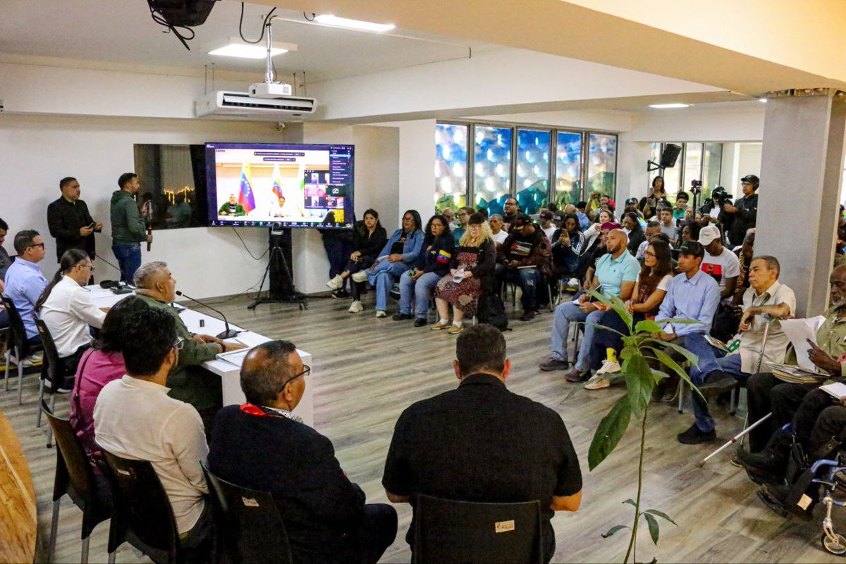 MinecOficial's tweet image. ✅ Fortalecimiento Institucional: Ejercer desde el Ministerio una gobernanza efectiva, asumir una adecuada fiscalización en materia ecológica.

#PlanetaVerde #Ecosocialismo #Venezuela