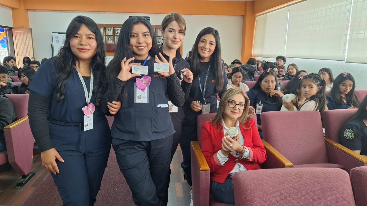 ✨ Estudiantes de 9.º semestre de #Fonoaudiología presentaron proyectos innovadores en Gerencia y Administración Fonoaudiológica.
Gestión, creatividad y compromiso también transforman la salud. 💙🗣️ Formarse hoy es construir la Fonoaudiología #InnovaciónEnSalud #FormacProfesional