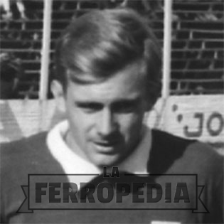 En las últimas horas falleció César Dante Repetto, delantero bajo y veloz que integró el plantel de #Ferro en la Primera B de 1969. Surgido de Defensores Unidos (Z), llegó desde Vélez ese año. En el club disputó 1️⃣6️⃣ partidos y convirtió 5️⃣ goles