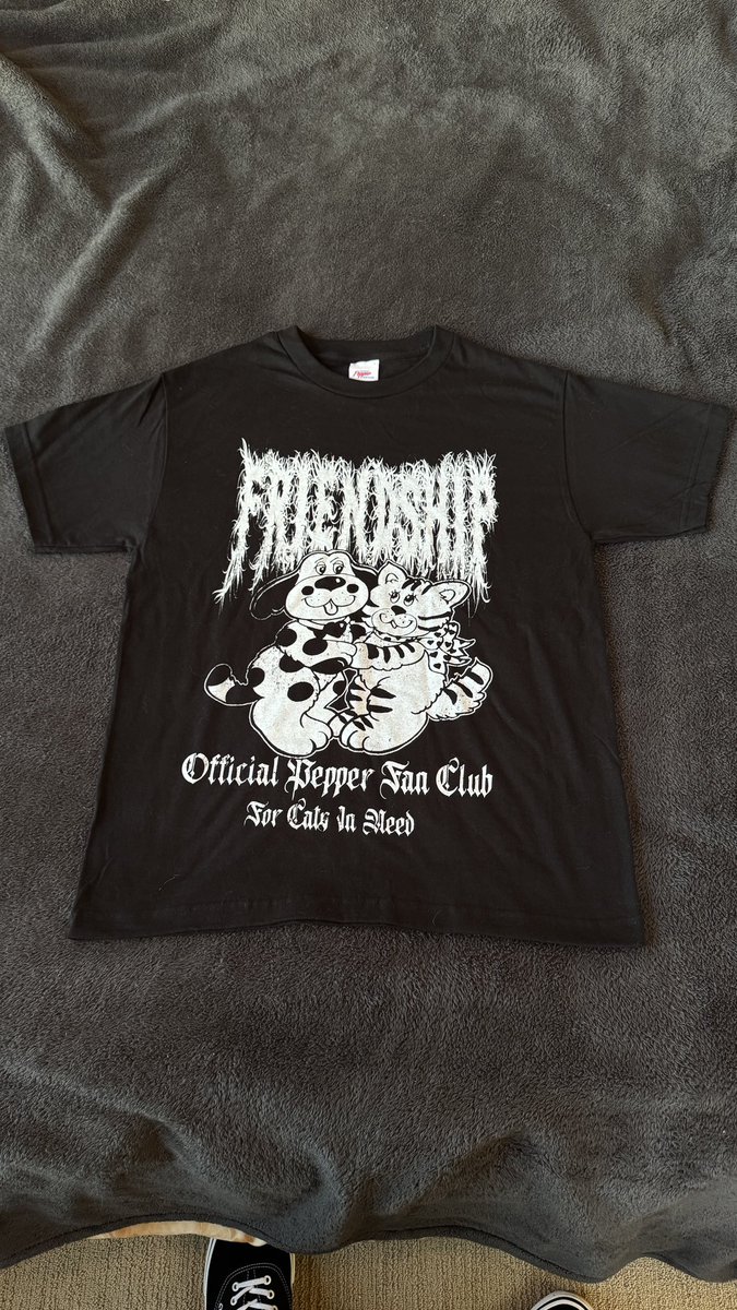 new shirts I made for my cats clothing brand

screenprinted DIY in my dining room 

$1000+ raised for cats in need

pepperfanclub.com