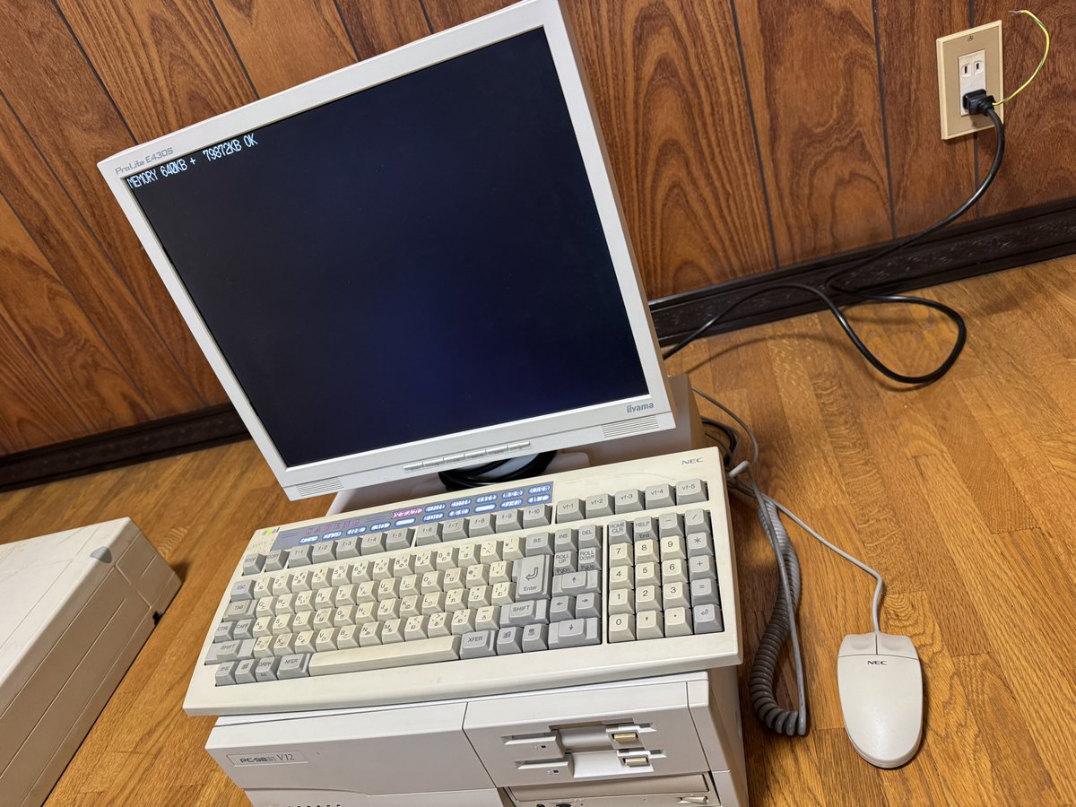 またレトロなパソコン #PC9821 を入手しました。 PC9821V12